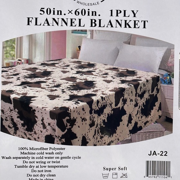 Brand New Throw size Flannel blanket, cow print(50*60) - Picture 2 of 3